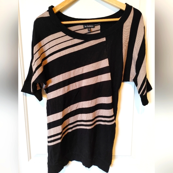 le chateau Sweaters - 🛑 3/$25. Le Chateau Black & Beige Fitted Sweater L